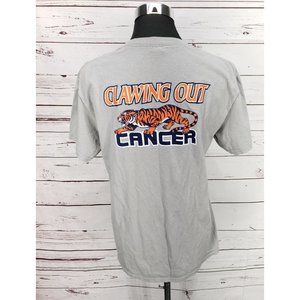 AUBURN‎ Alabama clawing out Cancer Football gray medium tee shirt